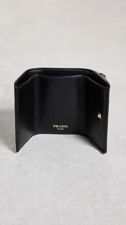 What Goes Around Comes Around Prada Black Vtomve Compact Wallet -Jacquemus Shop wgadb366831071b 1678134047921 2 0. UX357 QL90