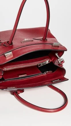 What Goes Around Comes Around Prada Red Saffiano Twinbag -Jacquemus Shop wgadb36687102d9 1677873060139 2 0. UX357 QL90