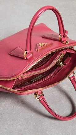 What Goes Around Comes Around Prada Pink Saffiano Promenade Small Bag -Jacquemus Shop wgadb3682811de9 1681841095822 2 0. UX357 QL90