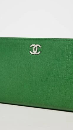 What Goes Around Comes Around Chanel Green Caviar Long Wallet -Jacquemus Shop wgadb36941102c8 1684246684031 2 0. UX357 QL90
