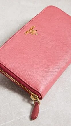 What Goes Around Comes Around Prada Pink Saffiano Zip Around Wallet -Jacquemus Shop wgadb3699611de9 1684251528482 2 0. UX357 QL90