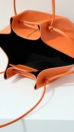 Yuzefi Mochi Bag -Jacquemus Shop yuzef3025912172 1681400709805 2 0. UX357 QL90