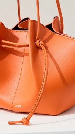 Yuzefi Mochi Bag -Jacquemus Shop yuzef3025912172 1681406365879 2 0. UX357 QL90